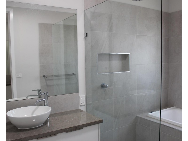 9 CLEARWATER Place, Thurgoona NSW 2640