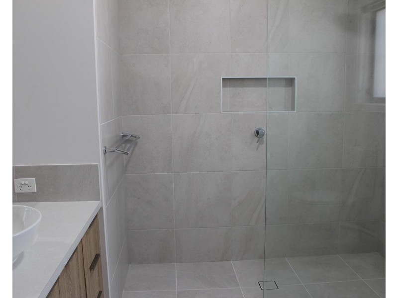 9 CLEARWATER Place, Thurgoona NSW 2640