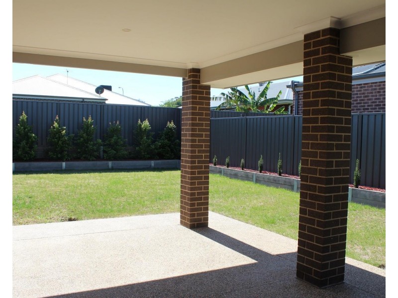 9 CLEARWATER Place, Thurgoona NSW 2640