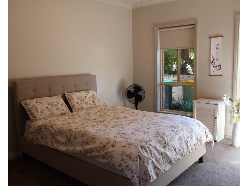 1/68 Mountainview Drive, Lavington NSW 2641