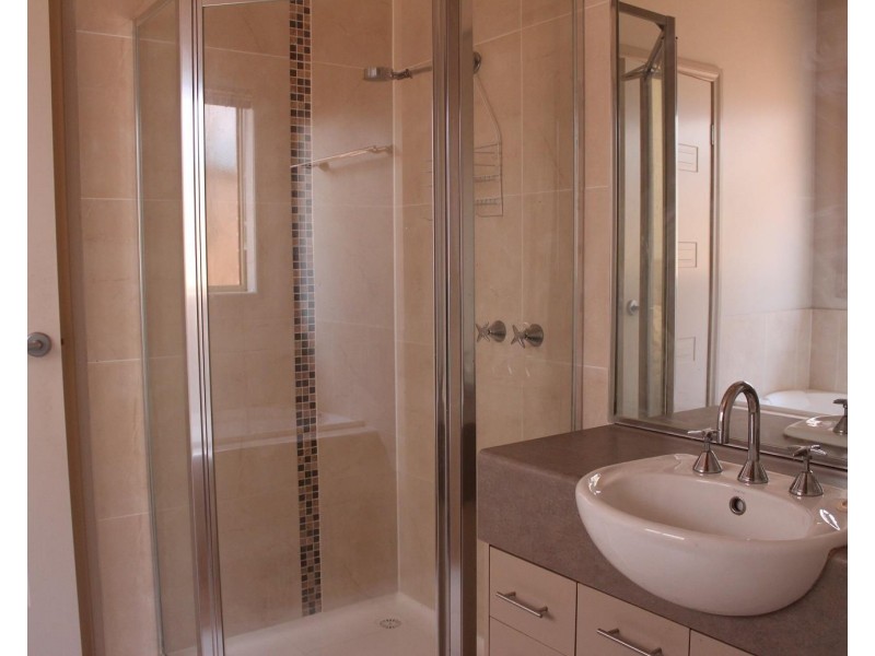 1/68 Mountainview Drive, Lavington NSW 2641