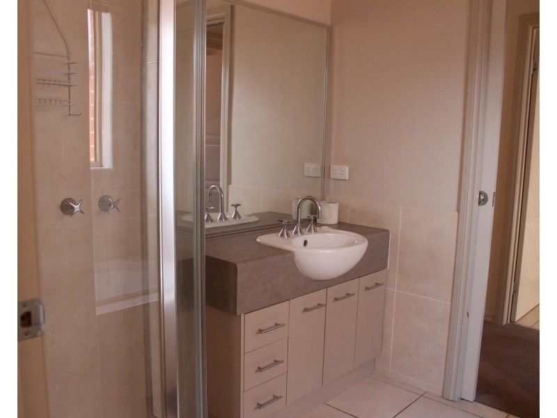 1/68 Mountainview Drive, Lavington NSW 2641