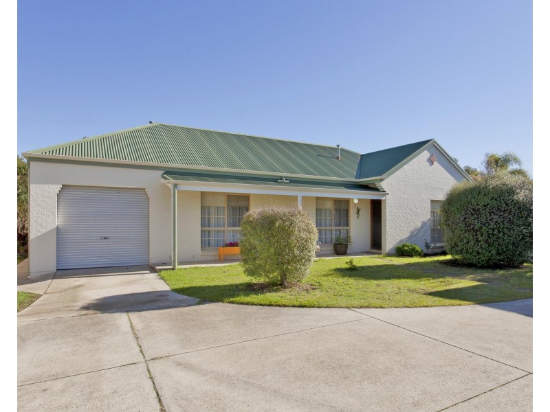 2/577 Webb Street Street, Lavington NSW 2641