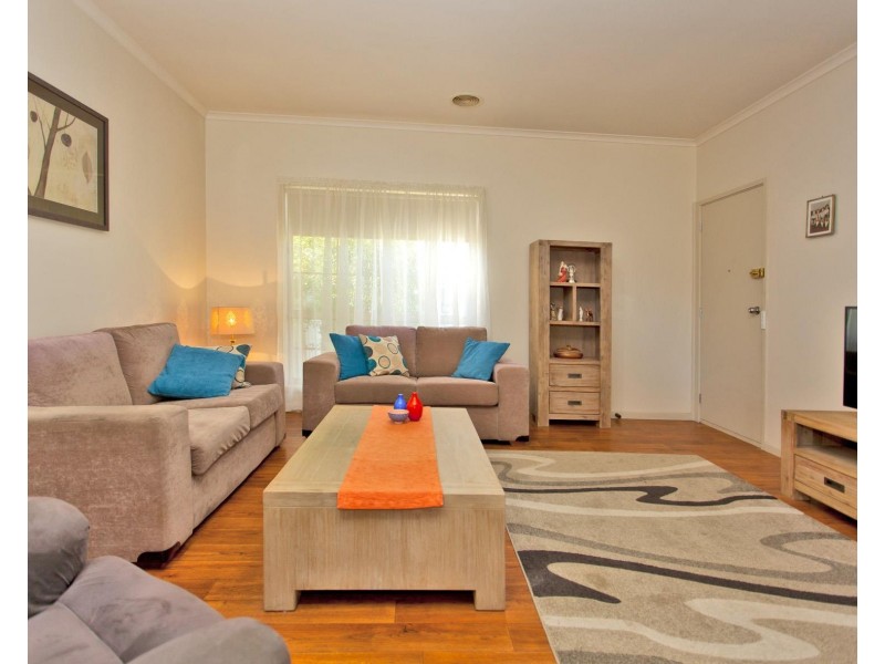 2/577 Webb Street Street, Lavington NSW 2641