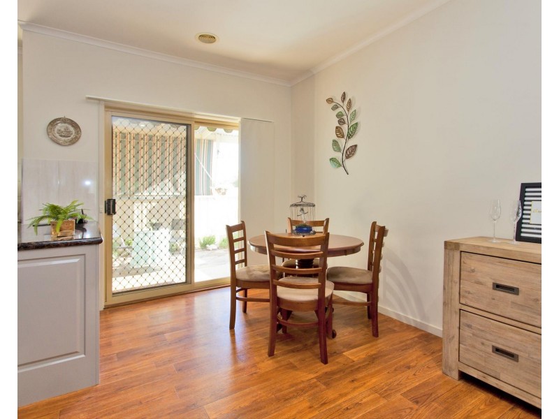 2/577 Webb Street Street, Lavington NSW 2641