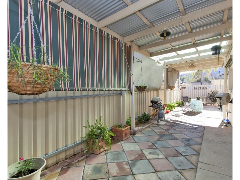 2/577 Webb Street Street, Lavington NSW 2641