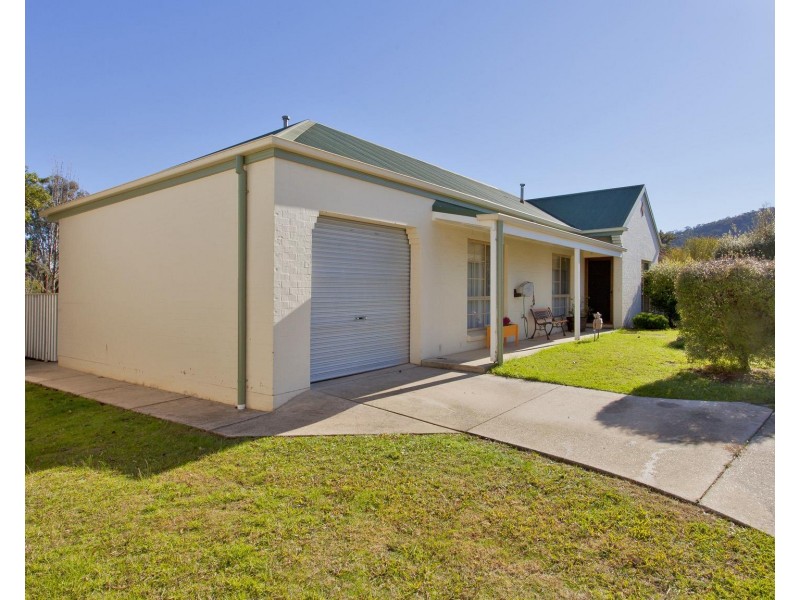 2/577 Webb Street Street, Lavington NSW 2641