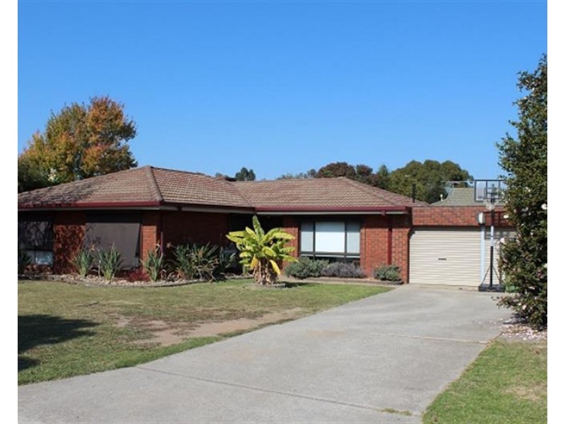 4 GRAETZ Court, Lavington NSW 2641