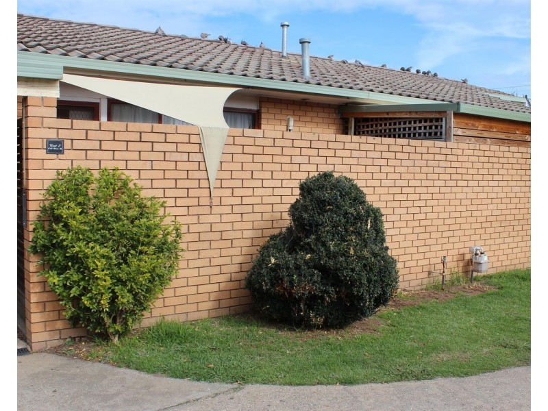 2/610 Prune Street, Lavington NSW 2641