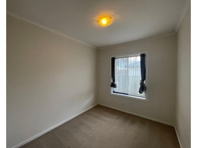 2/610 Prune Street, Lavington NSW 2641
