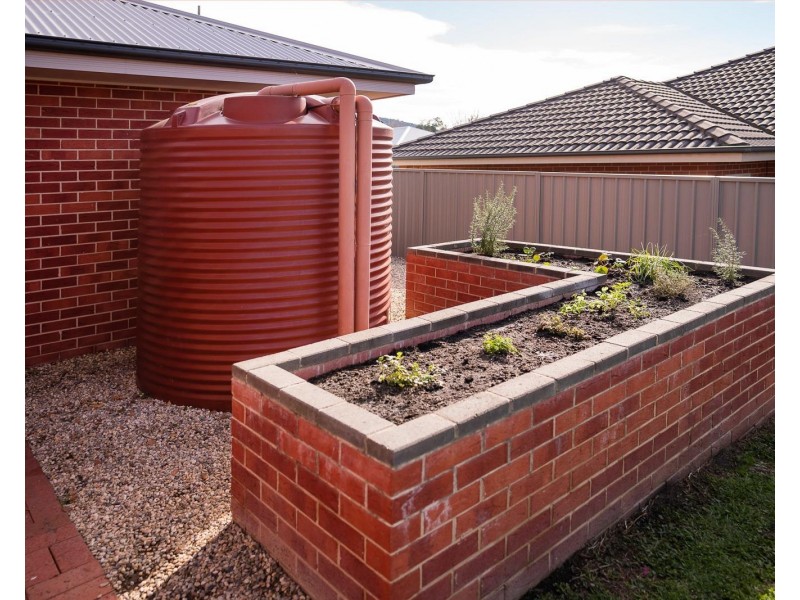 6 Firetail Street, Thurgoona NSW 2640