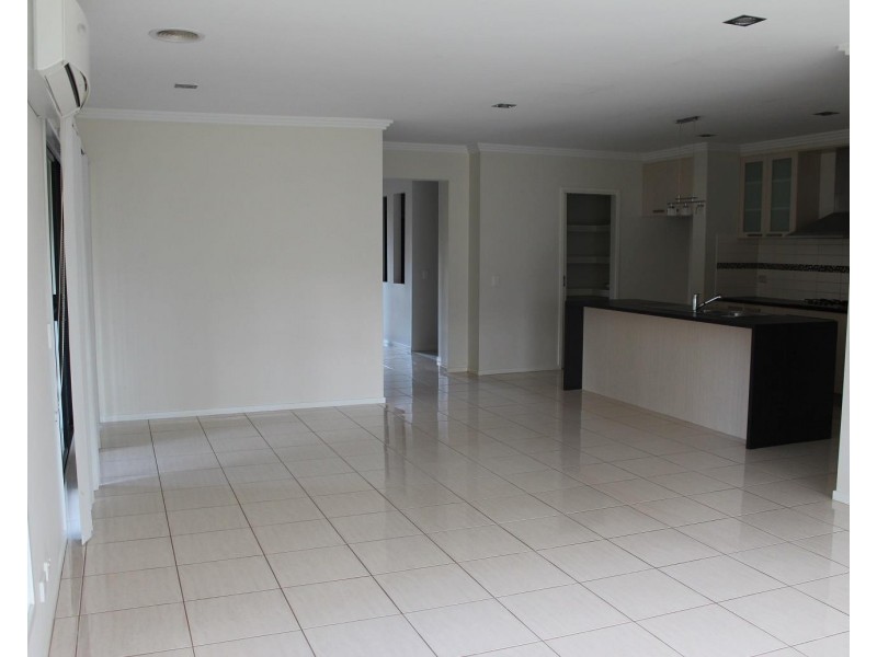 25 Kurrajong Crescent, West Albury NSW 2640