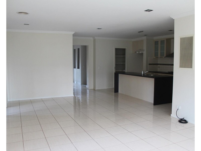 25 Kurrajong Crescent, West Albury NSW 2640