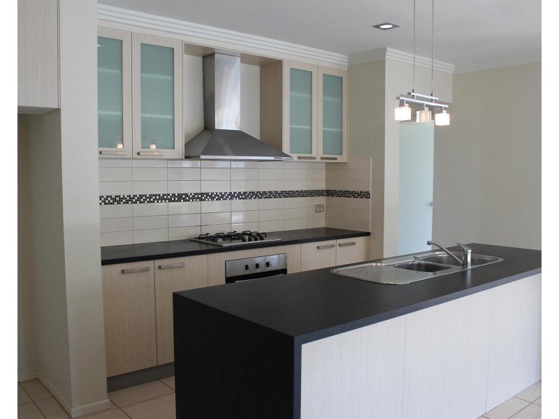 25 Kurrajong Crescent, West Albury NSW 2640