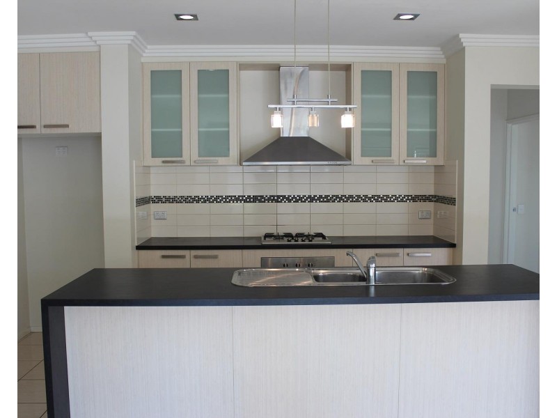 25 Kurrajong Crescent, West Albury NSW 2640