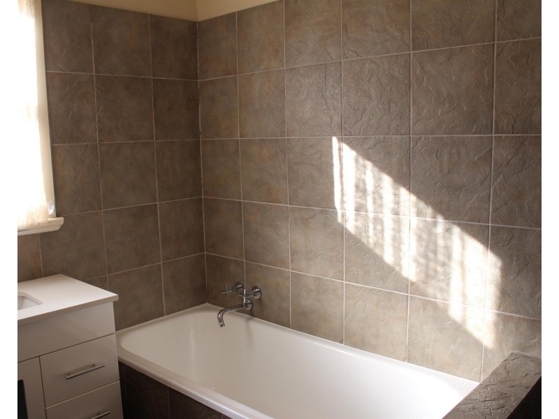 1084 Bralgon Street, North Albury NSW 2640