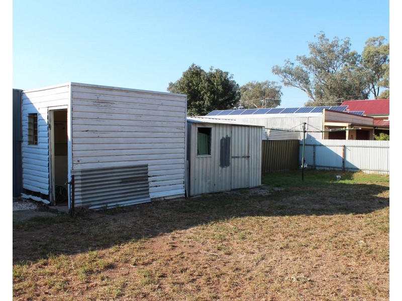 1084 Bralgon Street, North Albury NSW 2640