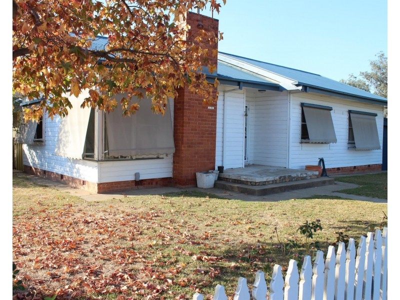 1084 Bralgon Street, North Albury NSW 2640