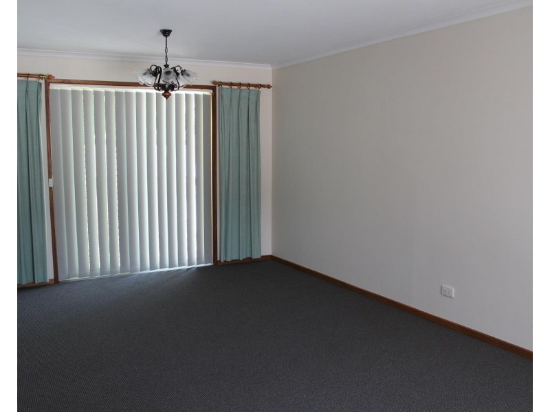 2/10 Kimberley Court, Lavington NSW 2641