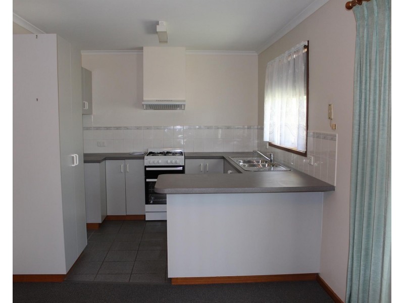 2/10 Kimberley Court, Lavington NSW 2641