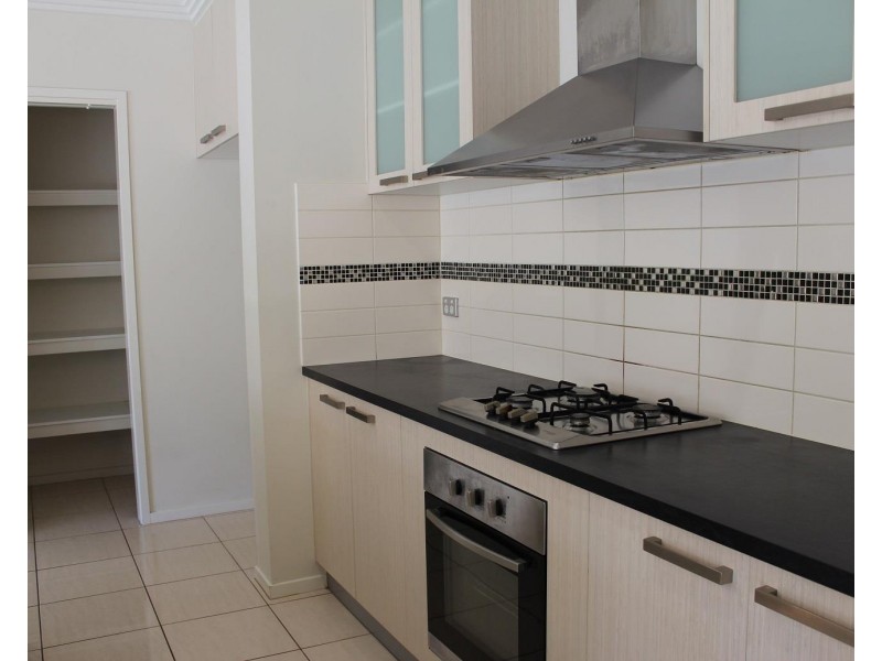 25 Kurrajong Crescent, West Albury NSW 2640