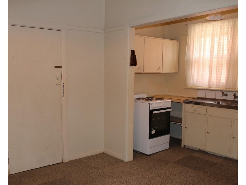 396 Griffith Road, Lavington NSW 2641