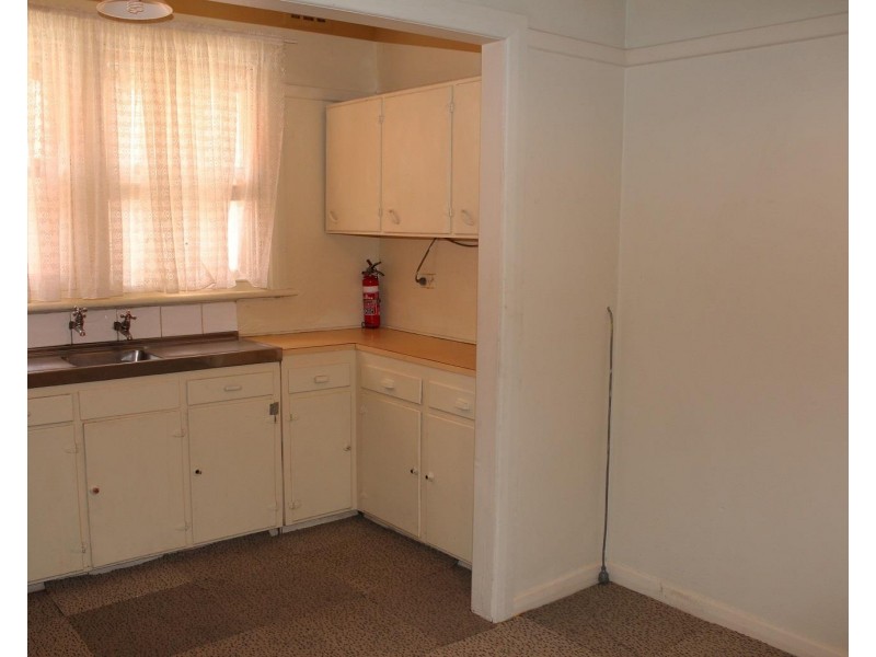 396 Griffith Road, Lavington NSW 2641