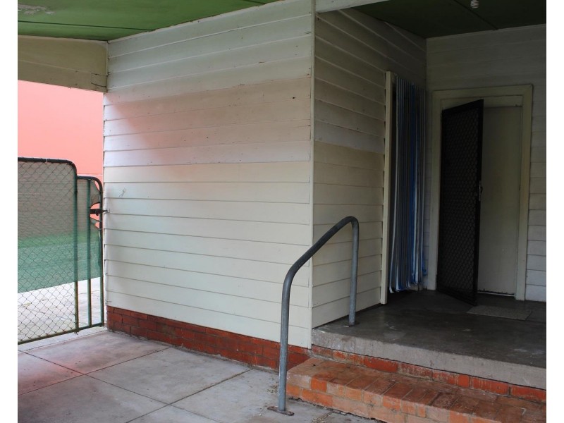 396 Griffith Road, Lavington NSW 2641