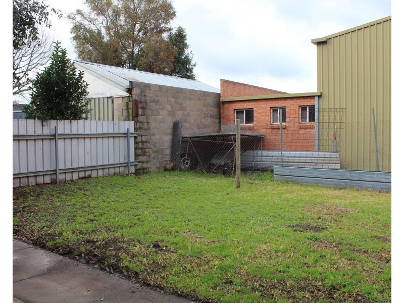 396 Griffith Road, Lavington NSW 2641