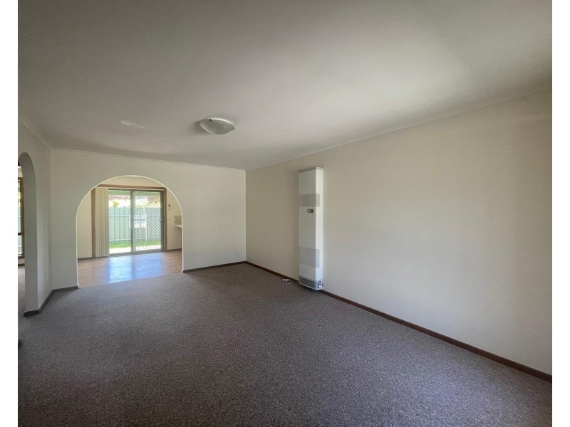 1/877 Watson Street, Glenroy NSW 2640