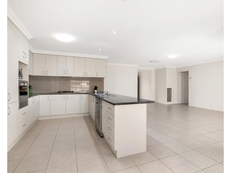 6 Firetail Street, Thurgoona NSW 2640