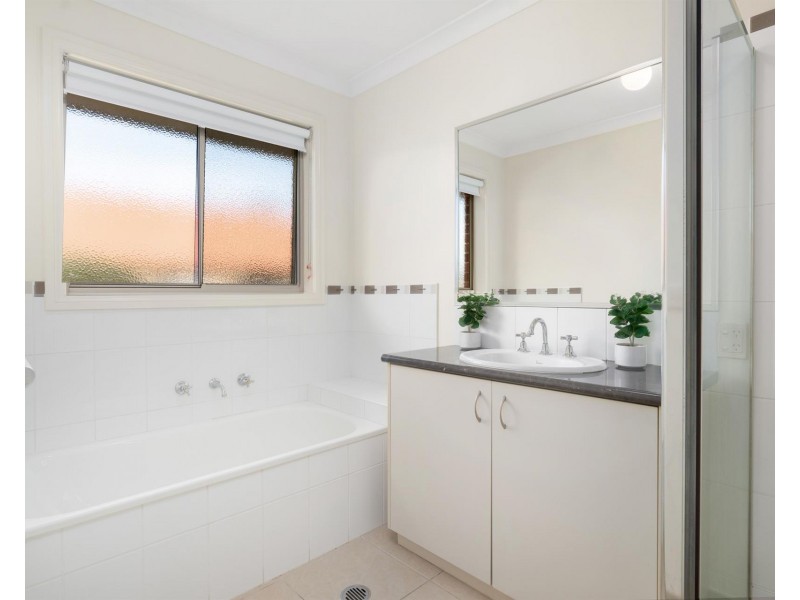 6 Firetail Street, Thurgoona NSW 2640