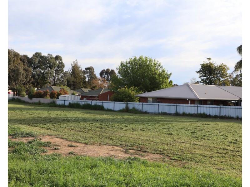 37 MEERA Court, Lavington NSW 2641