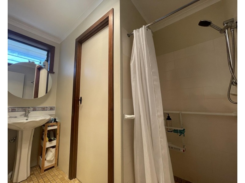 4/618 HAGUE Street, Lavington NSW 2641