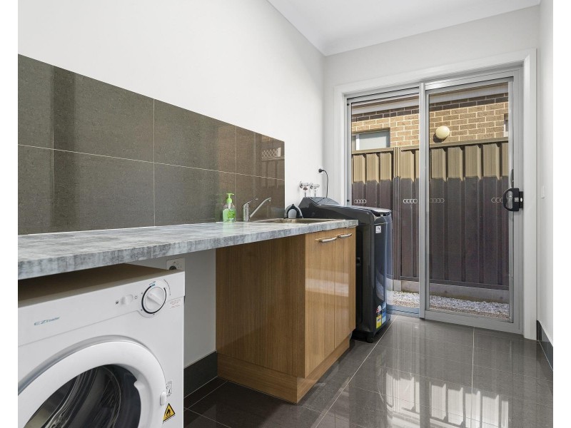 10 NEVADA Street, Springdale Heights NSW 2641