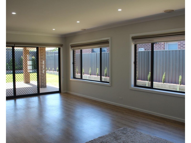 9 Clearwater Place, Thurgoona NSW 2640