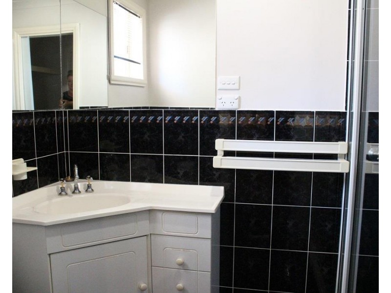 43 Saville Avenue, Lavington NSW 2641