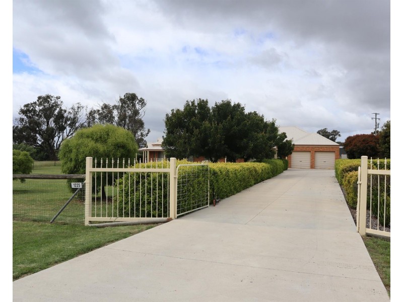 1225 Table Top Road, Table Top NSW 2640