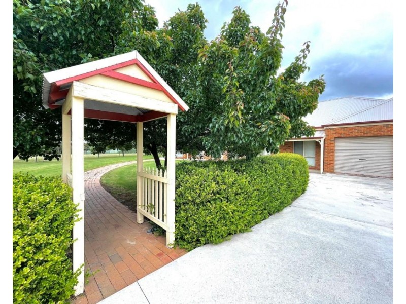 1225 Table Top Road, Table Top NSW 2640