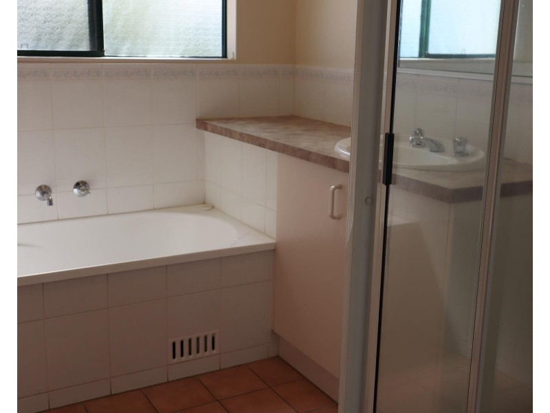 453 SCHAEFER Street, Lavington NSW 2641