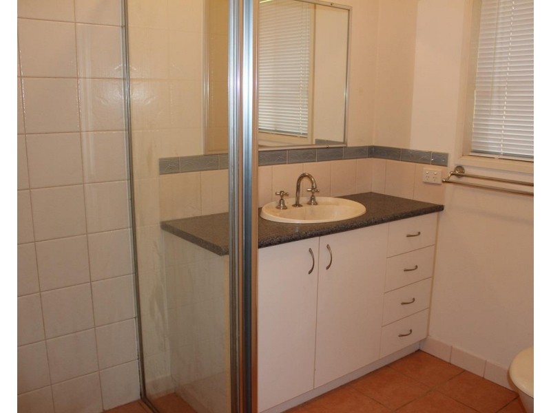 63 Kurrajong Crescent, West Albury NSW 2640