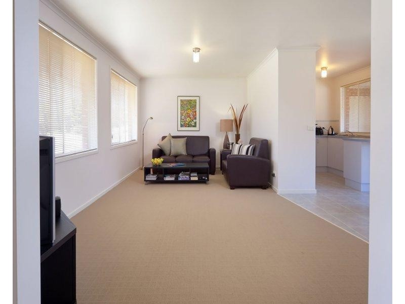 1/107 Southernview Drive, Albury NSW 2640