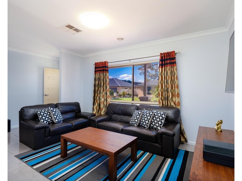 7 COBBY Court, Lavington NSW 2641