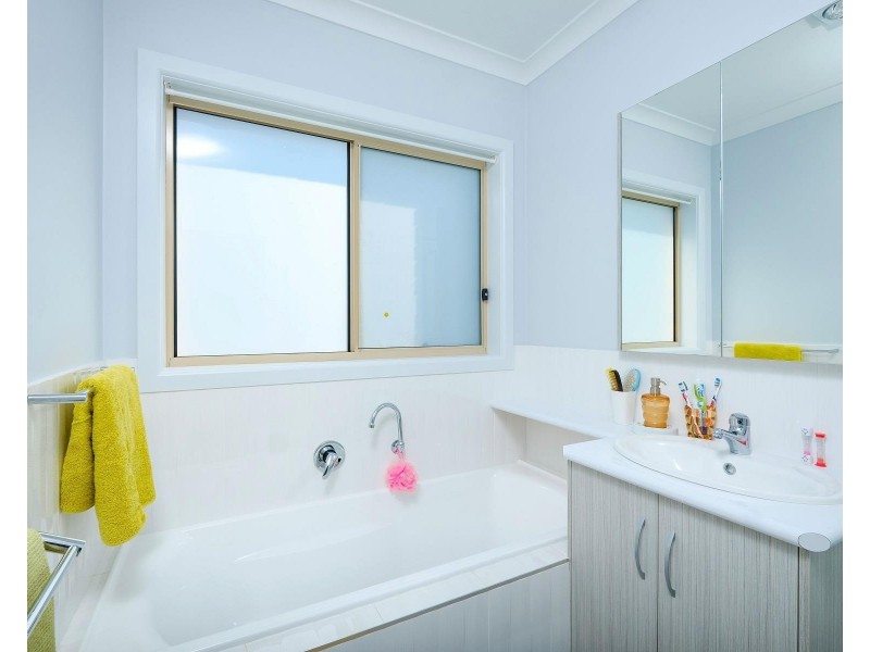 7 COBBY Court, Lavington NSW 2641