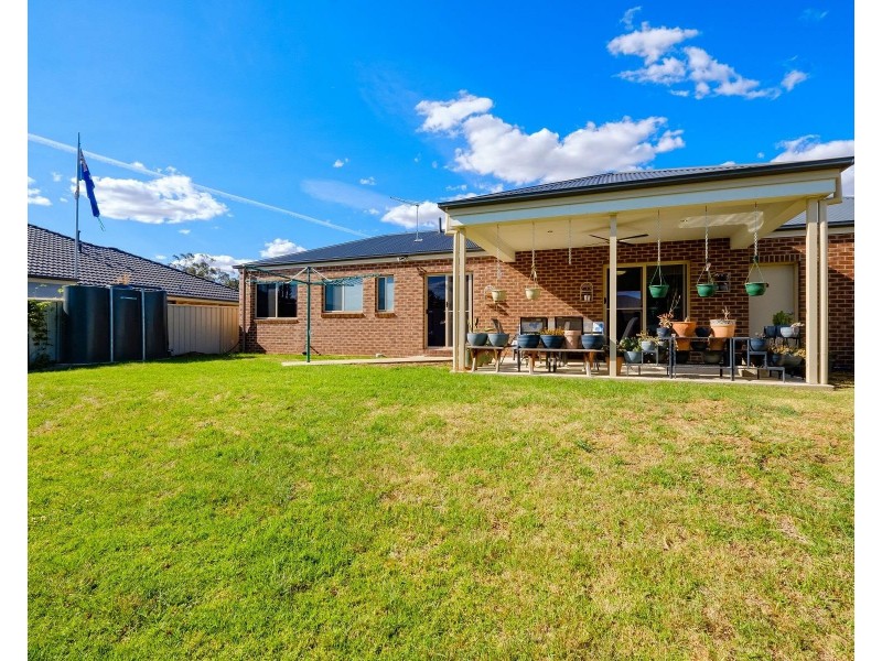 7 COBBY Court, Lavington NSW 2641