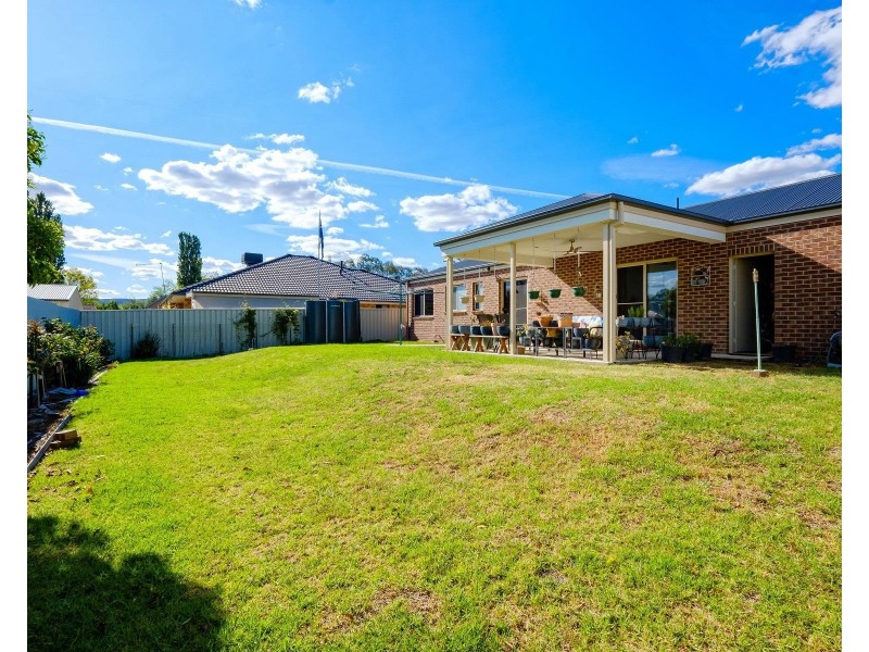 7 COBBY Court, Lavington NSW 2641