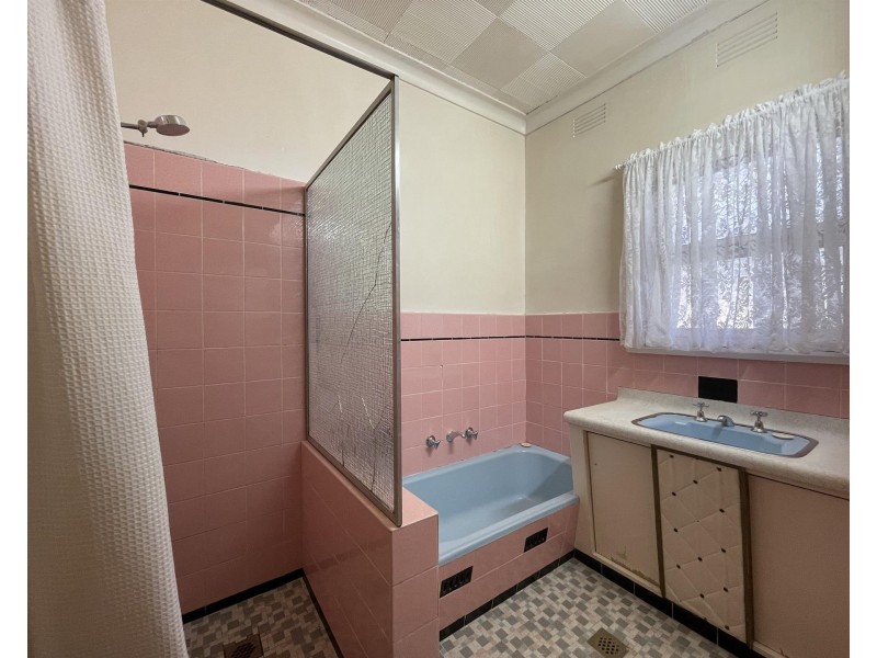 549 Sanders Avenue, Lavington NSW 2641