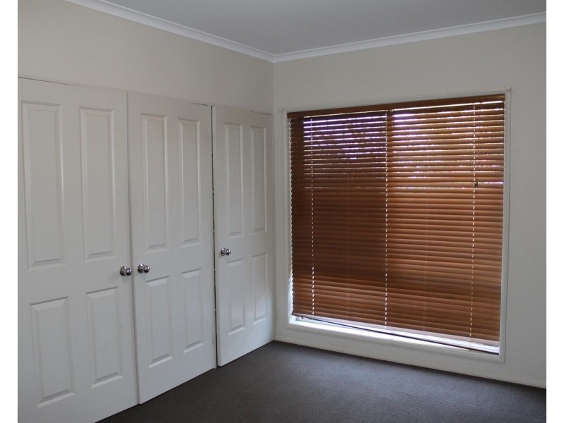 2/483 URANA Road, Lavington NSW 2641