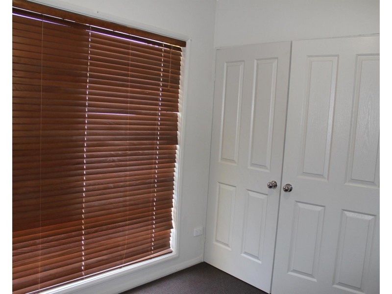 2/483 URANA Road, Lavington NSW 2641