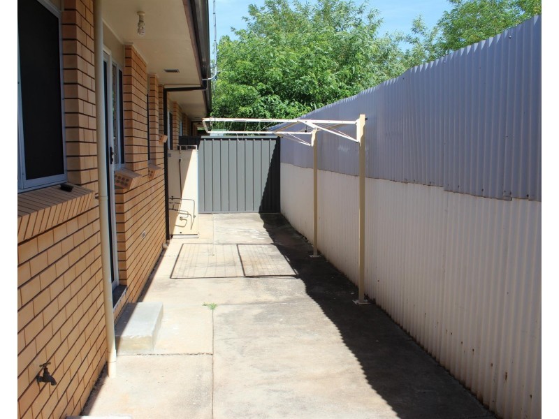 2/483 URANA Road, Lavington NSW 2641